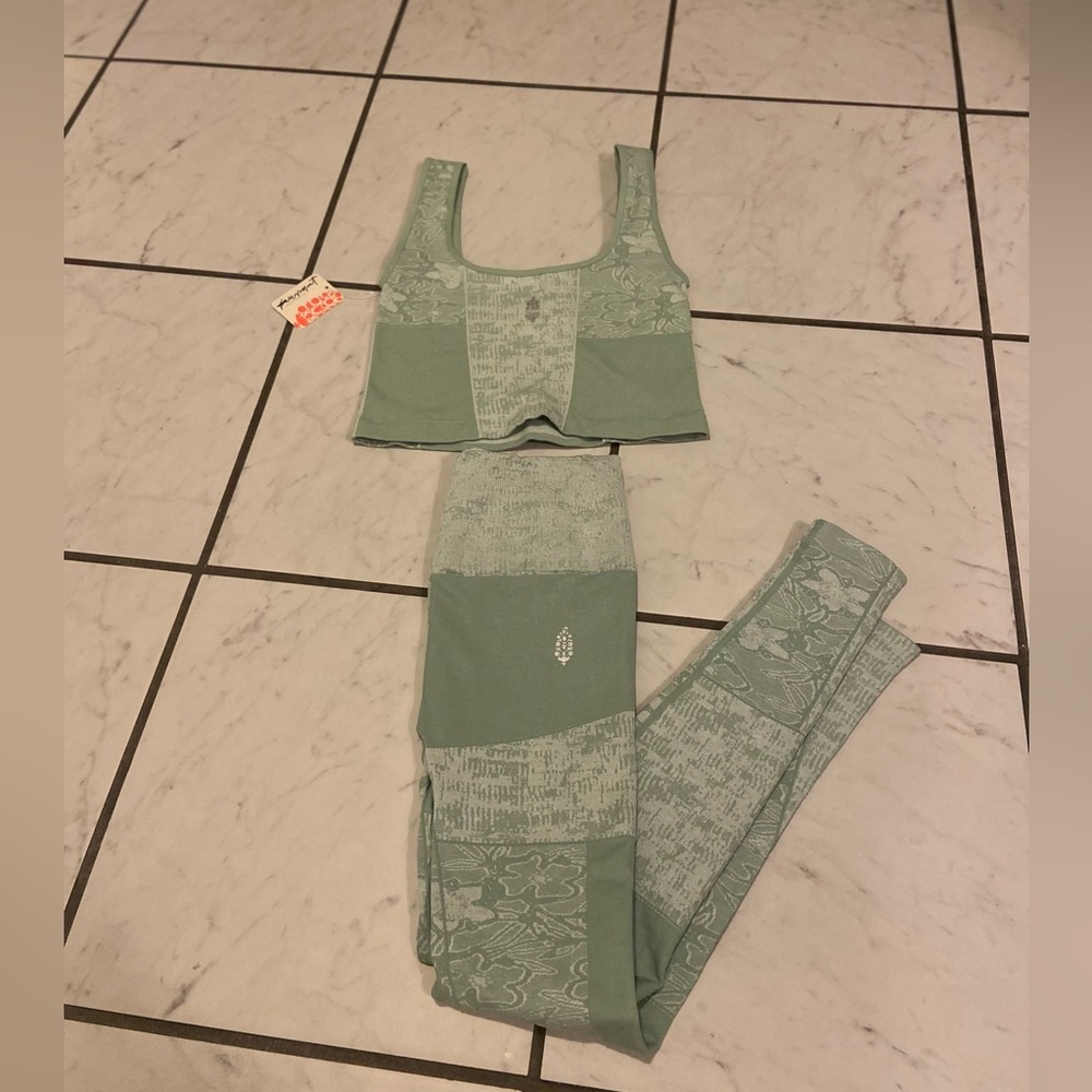 Free People Movement Set - Picture 2 of 6